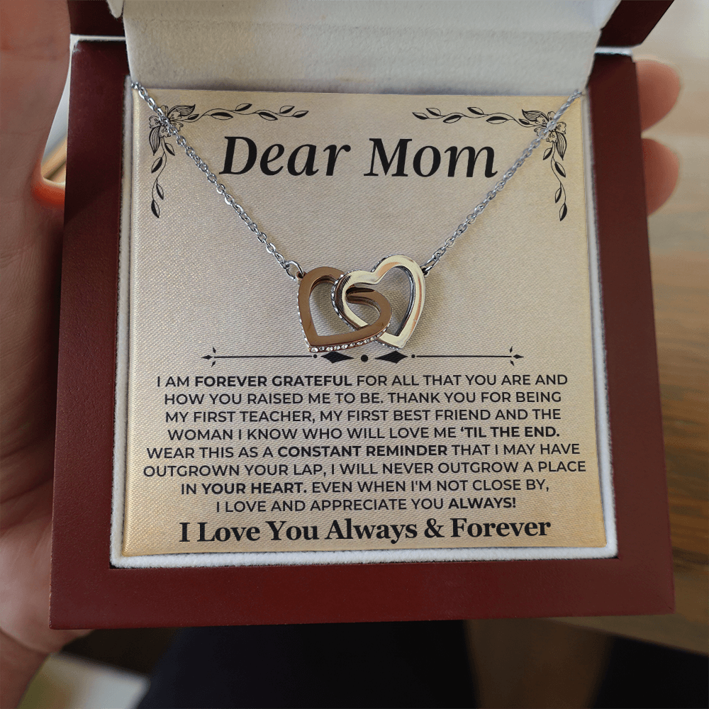 birthday-gift-for-mom-with-interlocking-hearts-jewelry 