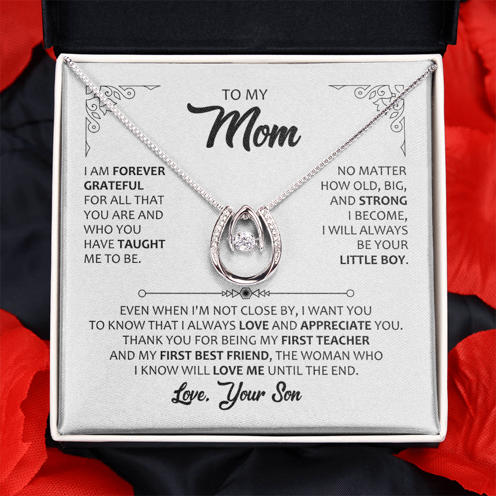 christmas-gift-for-mom-with-white-gold-pendant 
