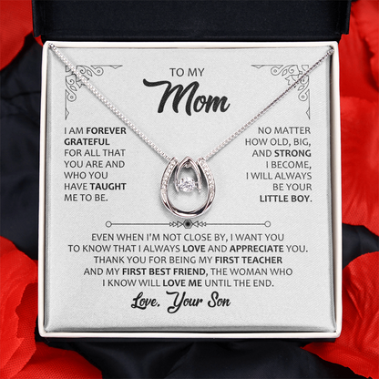 christmas-gift-for-mom-with-white-gold-pendant 