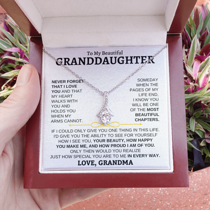elegant-granddaughter-necklace-with-grandma-message-card 