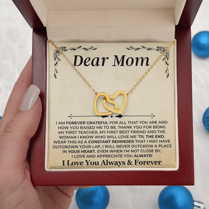gift-ready-necklace-for-mom-with-emotional-message 