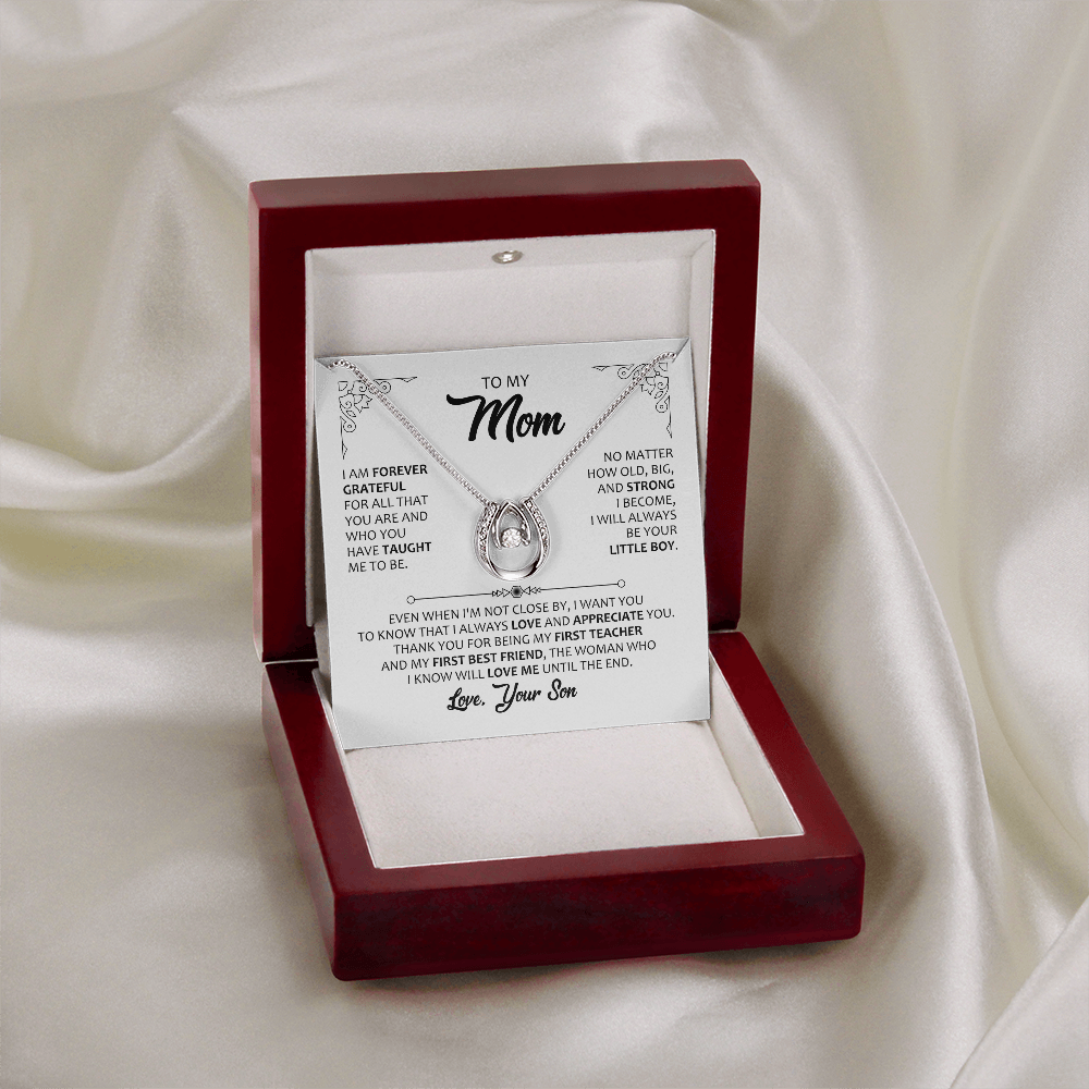 gift-ready-necklace-for-mom-with-heartfelt-message 