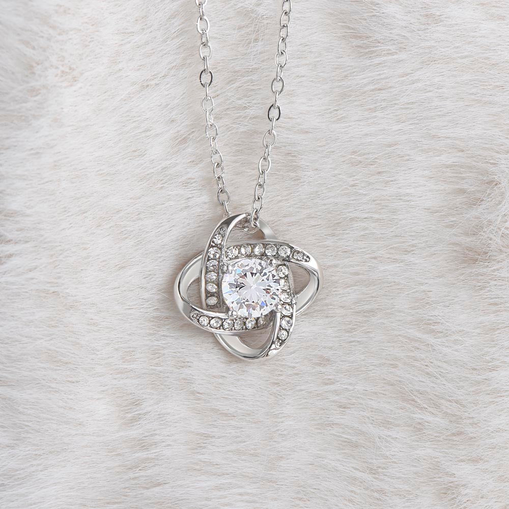grandma-to-granddaughter-necklace-with-loving-message 