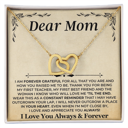mom-necklace-with-interlocking-hearts-design 