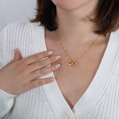 yellow-gold-endless-love-necklace-for-granddaughter 
